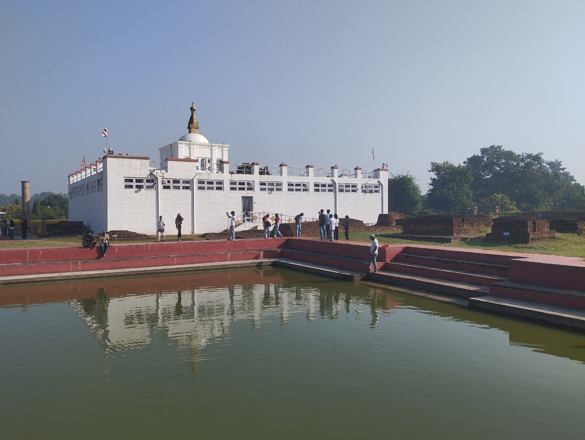 А родился он конкретно вот тут