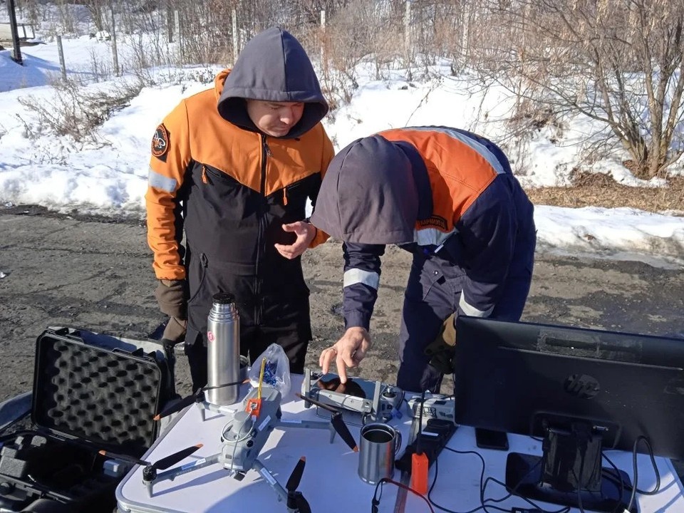    Волонтеры «ЛизаАлерт» обследуют Волгу с дрона в поисках пропавших подростков Дмитрий СИЛЬНОВ