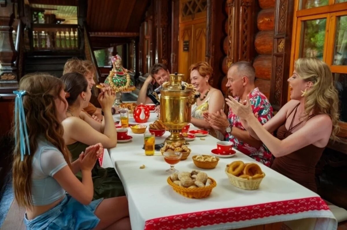    Четыре премьеры с участием астраханских артистов выйдут за одну неделю