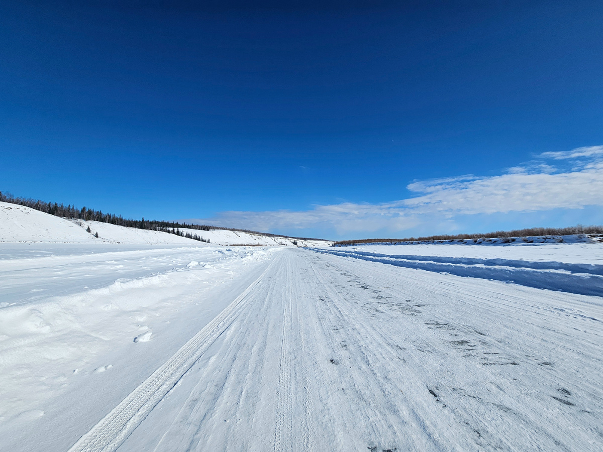 Река Лена. Дорога на ленском льду.