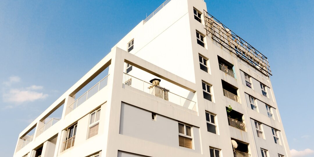 Почему купить квартиру стало почти невозможно? Но у вас всё ещё есть шанс