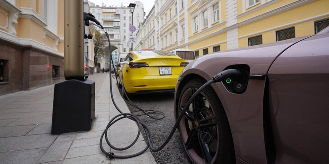 В России могут ввести 5-процентную квоту на электромобили для таксопарков