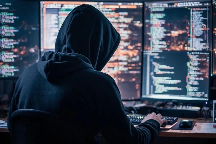 Мошенники начали массово использовать ботов с ИИ для атак на россиян