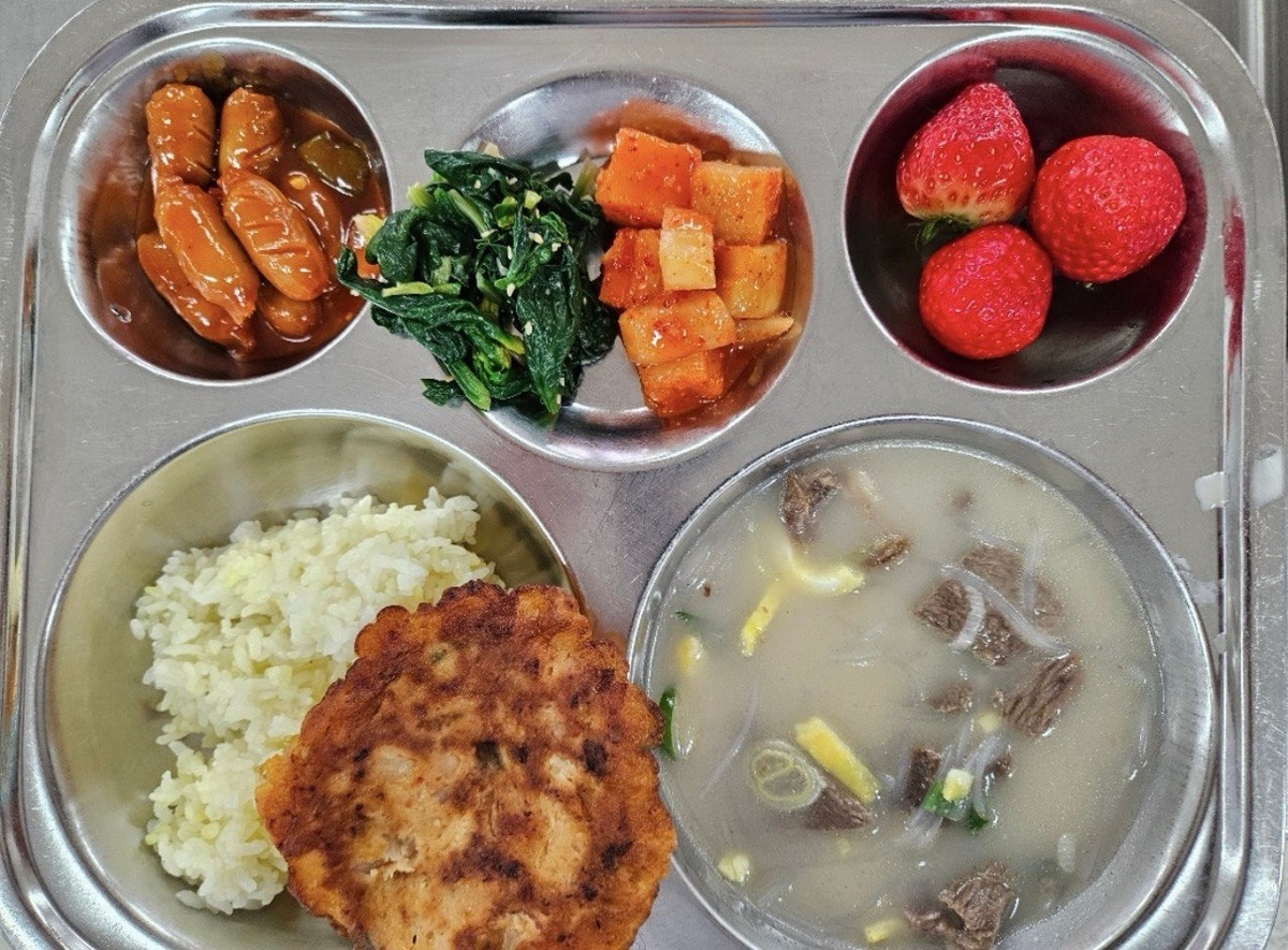 фото из школьного приложения