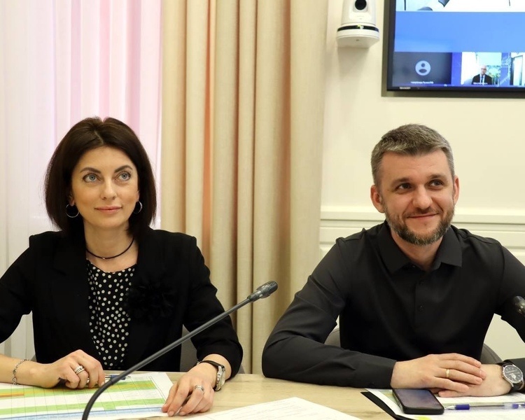     В Курской области проконтролировали капитальный ремонт в 9 школах