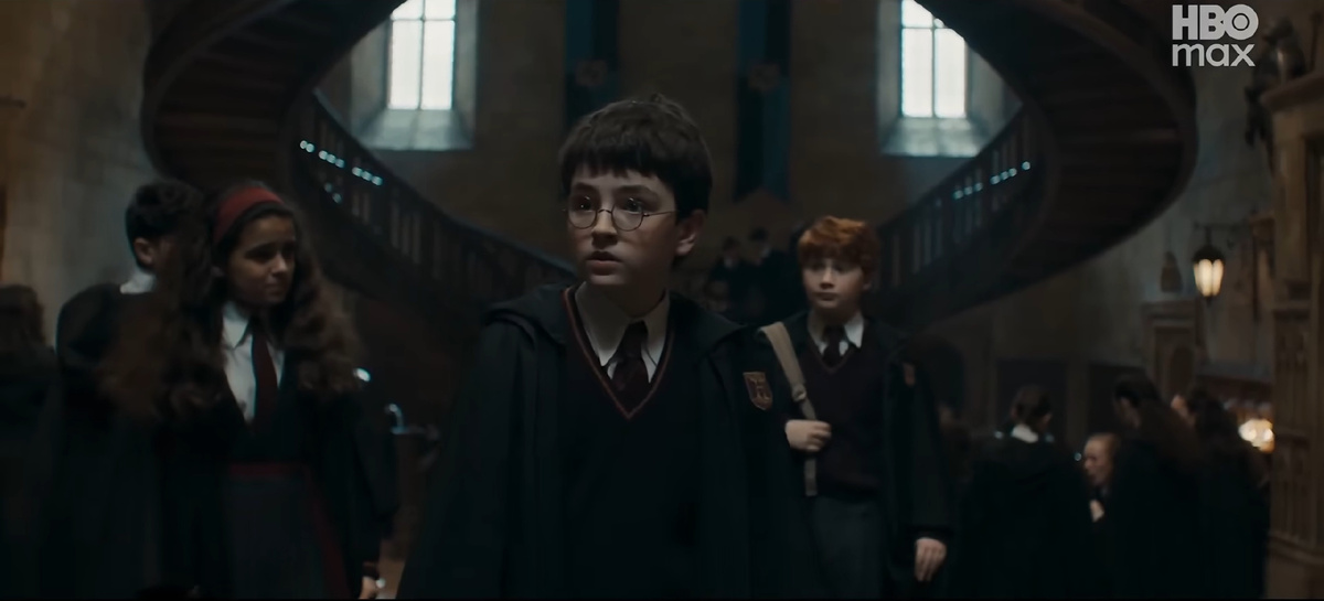 Новые актёры и новые декорации внутренних убранств Хогвартса