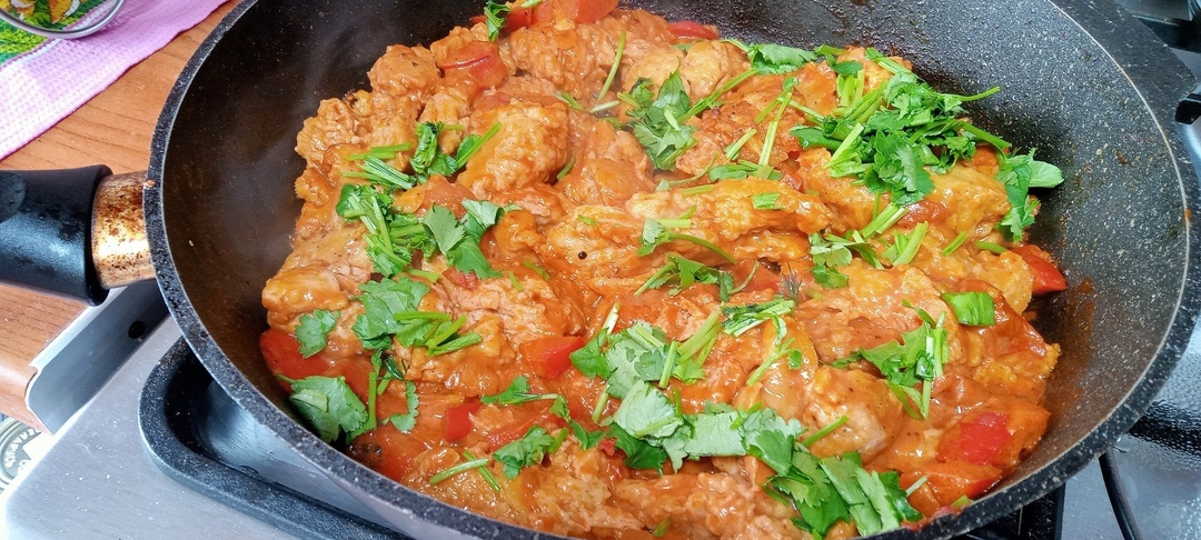 Жареная “Пшеничка” с овощами и сливочным соусом