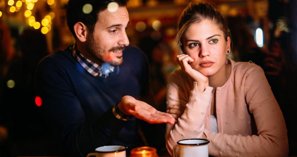 Он видел меня с отравлением: неловкие моменты, после которых вы точно пара