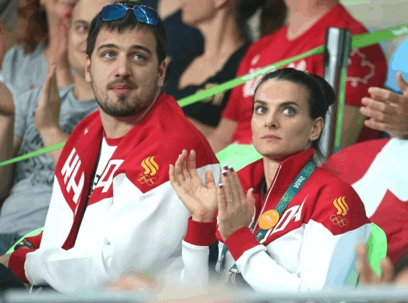    Спортсменка с мужем Никитой Петиновым, который младше ее на 8 лет.