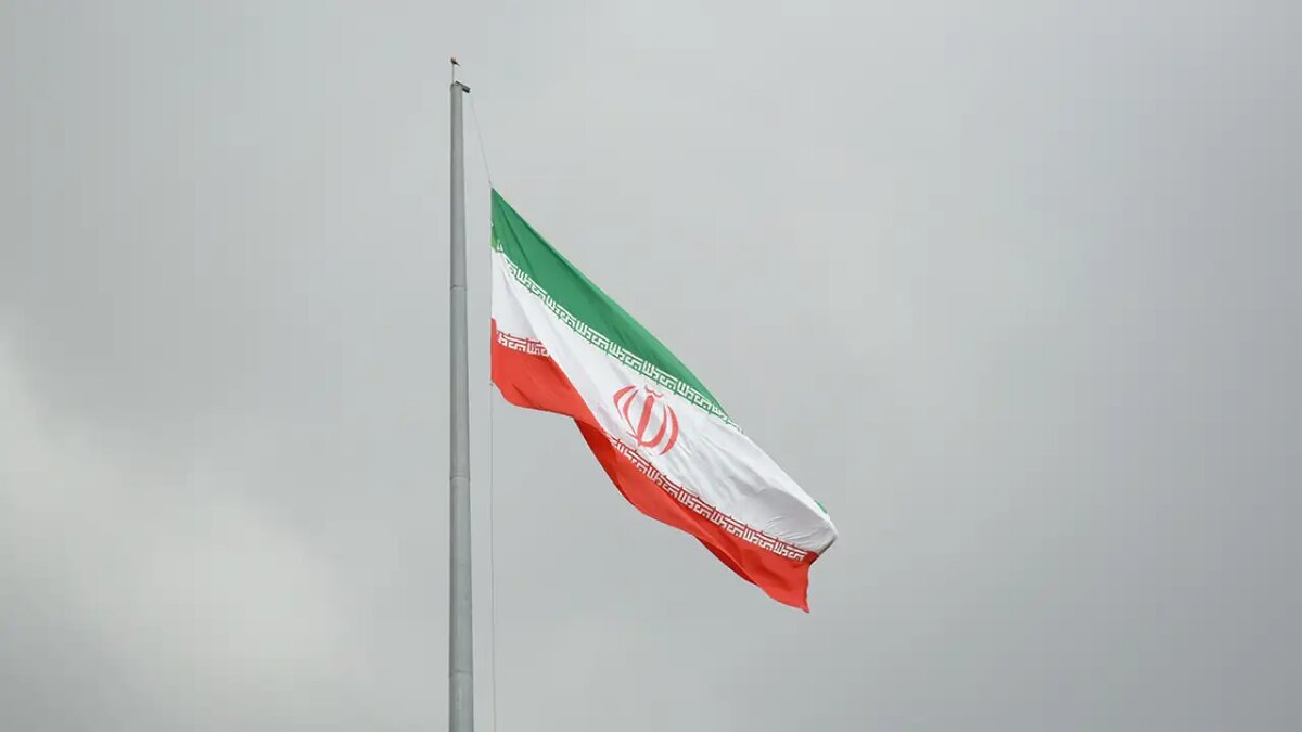    Государственный флаг Ирана. © unsplash.com / sina drakhshani