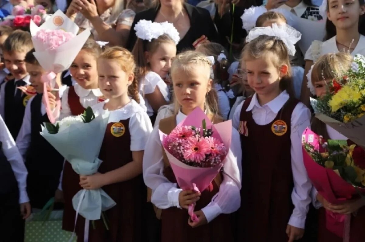    Около 6 тысяч первоклассников пойдут в школу Псковской области в 2026 году