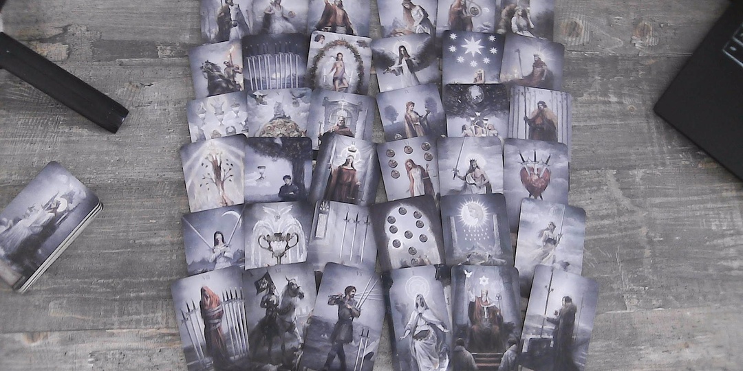 Человек за вами наблюдает, но нужной информации не имеет!