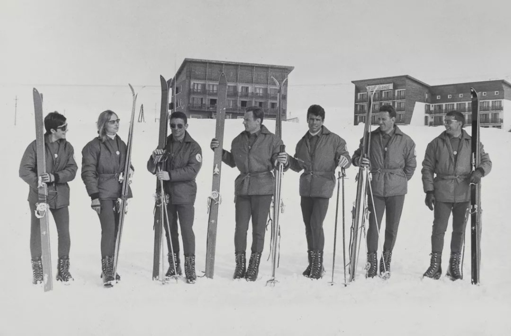 Сборная Франции по лыжным гонкам в костюмах Moncler, 1966 год