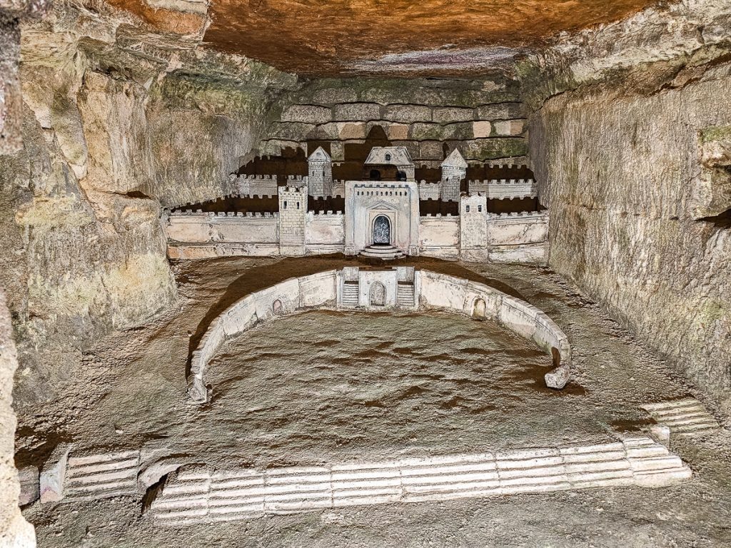 Парижские катакомбы