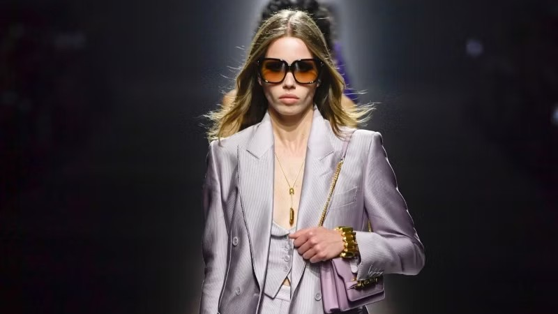 Женский классический костюм: архаика или современность?