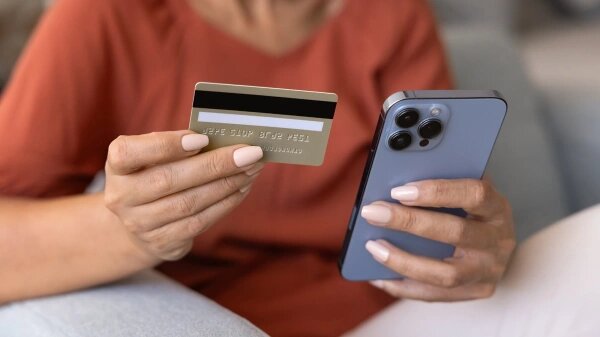 Правила перевода изменились с 1 апреля 2026 года. Как теперь переводить деньги и что писать?