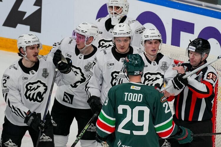 Небольшая стычка по ходу матча