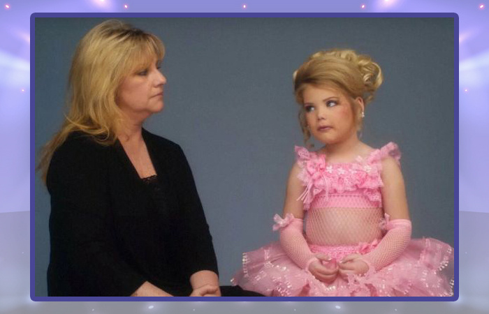 Иден с матерью. ФОТО: Из Сети