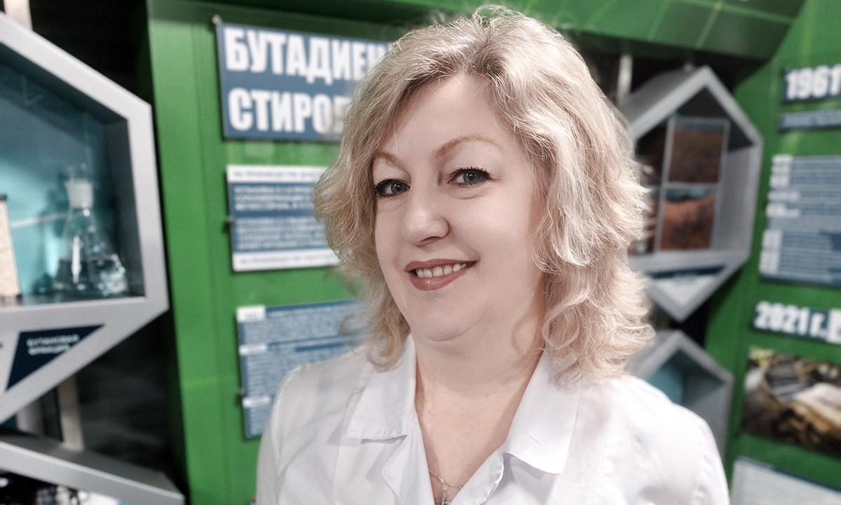 Чемпион по охране труда «Тольятти-каучука» лаборант НТЦ Надежда Яковлева / Фото Гузели Яхиной