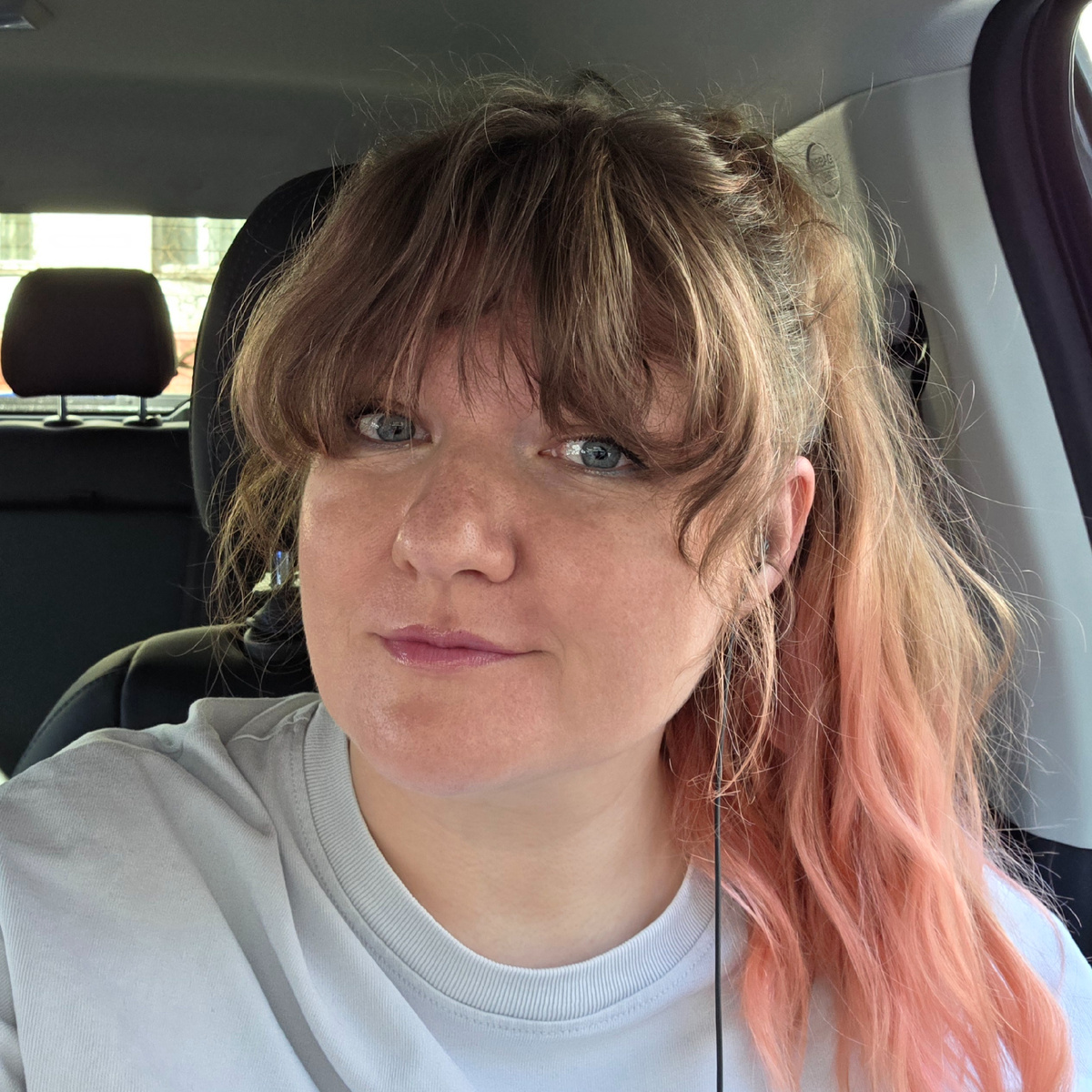 Возьмём за основу статью, где я рассказала про увольнение и розовые волосы (которые теперь такого цвета)