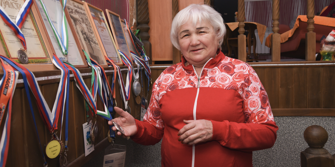 В Туймазах 71-летняя тренер занимается гимнастикой с бабушками и дедушками