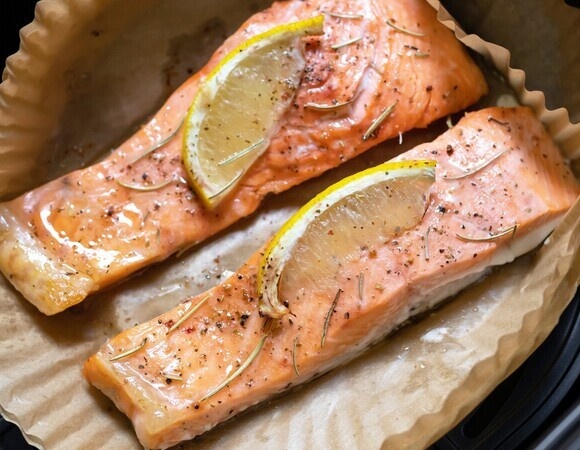 Можно ли класть обычный пергамент в аэрогриль — эксперт объяснила, как не устроить пожар