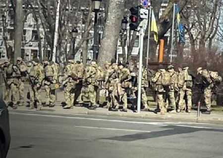    Дубинский: Зеленский специально устроил блокаду Верховной рады, чтобы не заканчивать войну