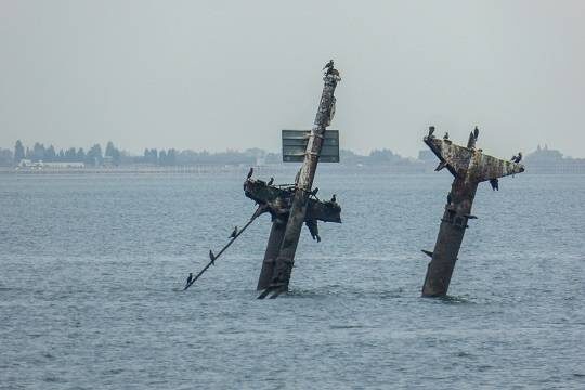    Британские власти опасаются смертельной катастрофы из-за затонувшего корабля с сотнями тонн взрывчатки (фото: Wikimedia Commons / Christine Matthews)