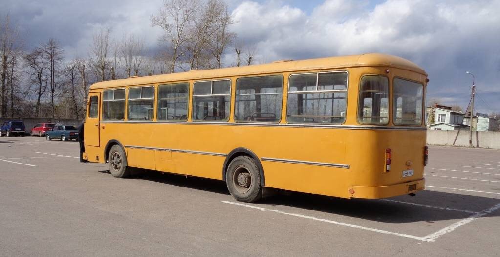 Автобус ЛиАЗ - 677. Картинка взята из Яндекс картинки.