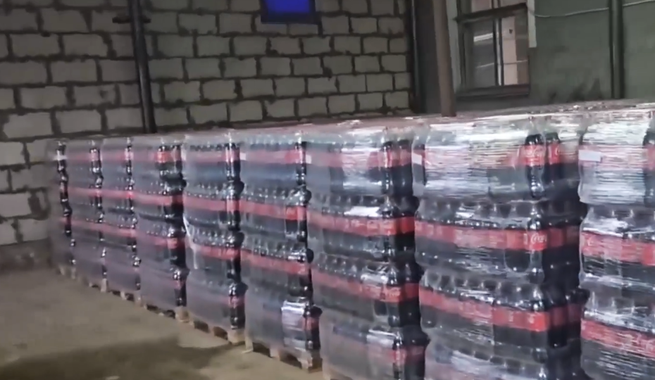 Грузия, Азербайджан и настоящий адрес — Смоленская область: как подпольщики маскировали контрафактную Coca-Cola под импорт