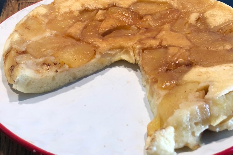 Яблочный пирог на сковороде. 320 ккал