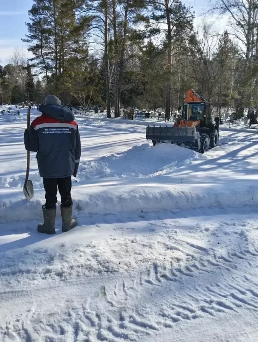    Противопаводковые мероприятия на кладбищах Барнаула. Источник: barnaul.org