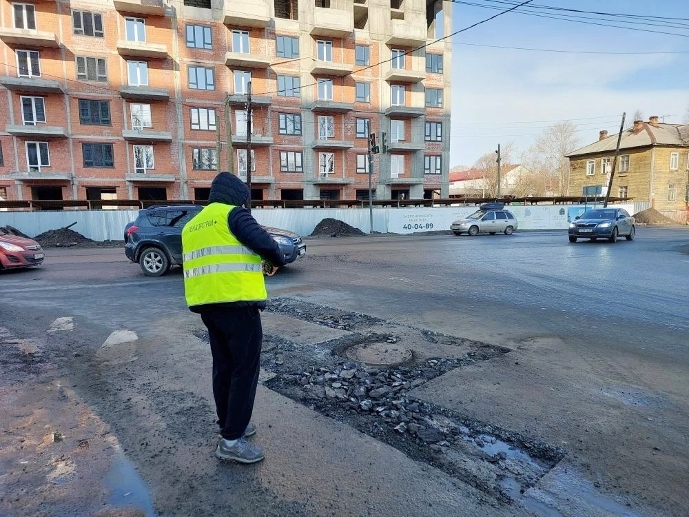    Ямочный ремонт в городе начался раньше благодаря теплой весне