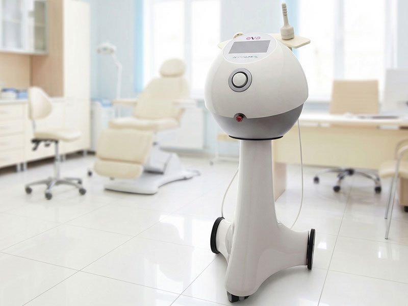 Интимное омоложение на аппарате EVA — это инновационная технология для неинвазивного интимного омоложения. Принцип работы аппарата основан на избирательном прогреве тканей, который стимулирует процессы регенерации и неоколлагенеза.