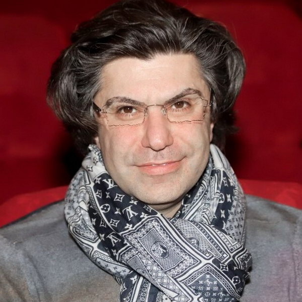     Владимир Путин рассказал Николаю Цискаридзе о нехватке денег