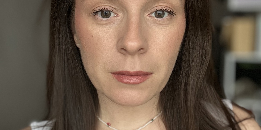 Раньше это украшало, а теперь старит: 5 привычек, от которых пора отказаться