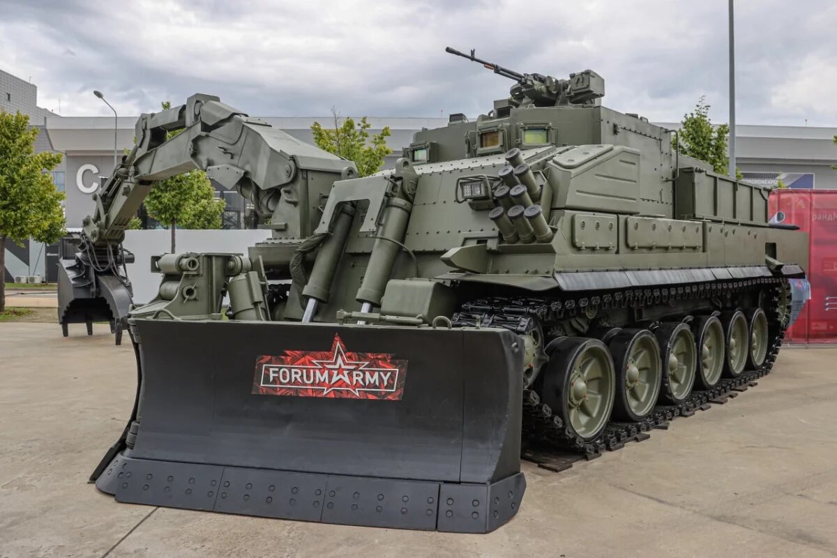    Не имеющая аналогов универсальная бронемашина принята на вооружение ВС РФ