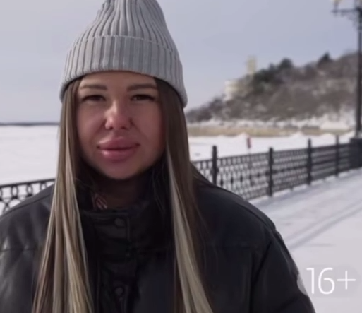 Вот такие нынче воспитательницы - с надутыми губищами...