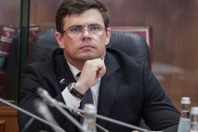 Отключения мобильного интернета стали «новой нормальностью» в России – депутат Боярский