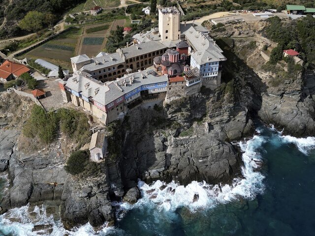    Фото: AP Photo/Thanassis Stavrakis