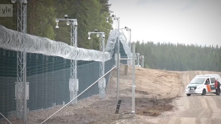    Забор на границе Финляндии и России. Снимок с видео. Автор фото: Yle