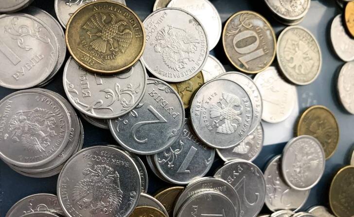 Банки не будут учитывать неофициальные доходы россиян при расчете показателя долговой нагрузки