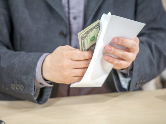 Экс-директор «Ростгорсвет» не смог оспорить обвинение во взятке