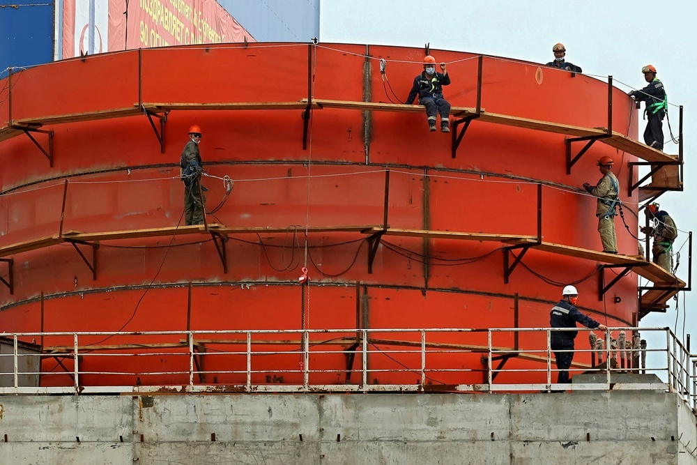    Падение с высоты остается одной из самых распространенных причин травмирования или гибели строителей. / Татьяна Андреева/РГ