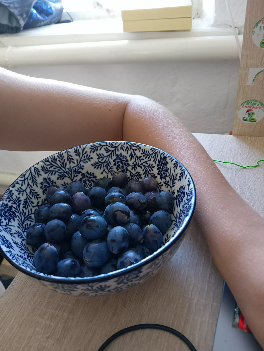 Фото автора, ну хоть виноград нормальный