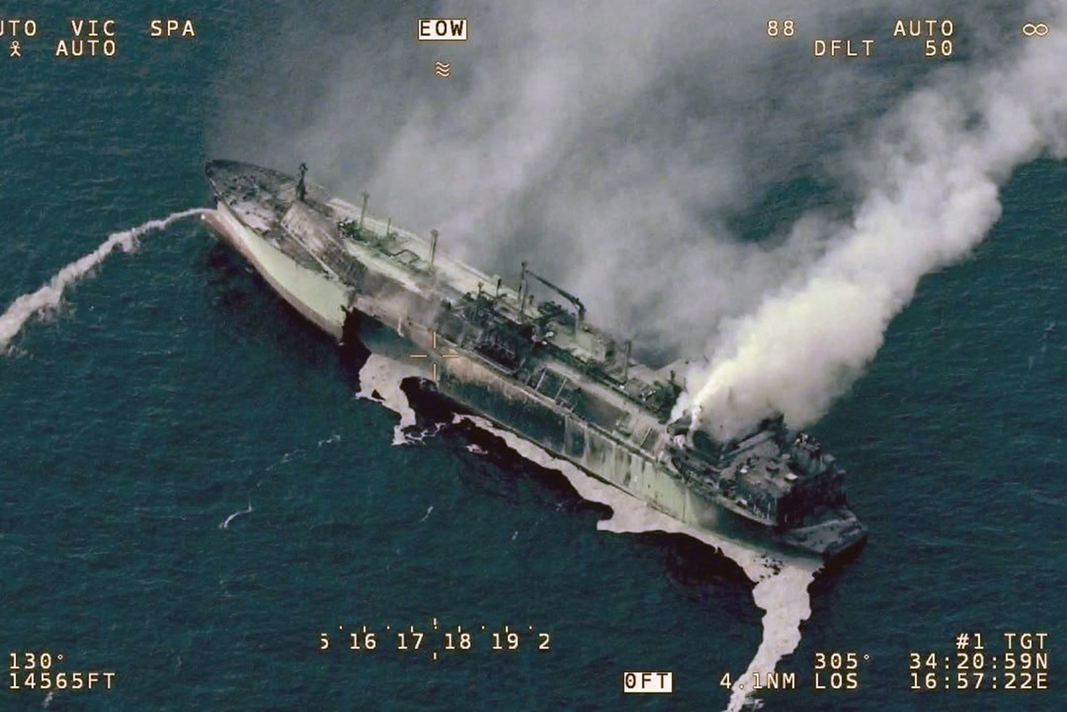    Газовоз "Арктик Метагаз" был атакован украинскими БЭК у берегов Мальты./соцсети