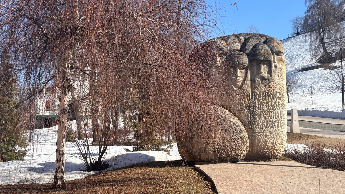 Памятник первым нижегородцам