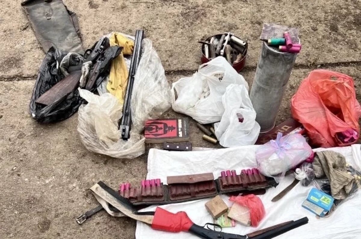    В гараже жителя Крыма нашли два нелегальных ружья и 13 патронов