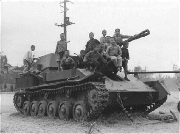 Корейских детей катают на СУ-76