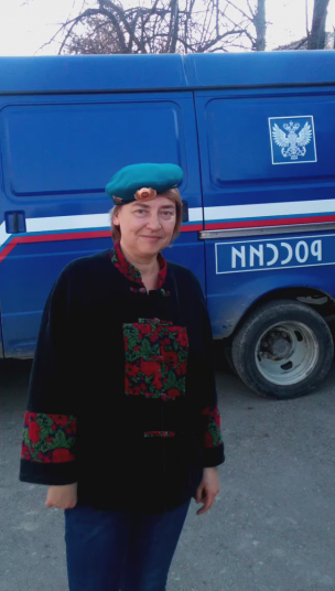Это я, когда ещё почтальоном работала